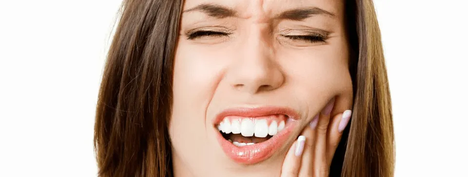 Ronco e dor? 10 sinais de que você precisa de um dentista